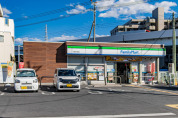ファミリーマート越谷大里店