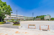 川口市立新郷小学校