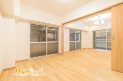 リビングと隣接する洋室はバルコニーと接しているため天気の良い日は掛け布団やシーツなどもすぐに天日干しすることができます。
