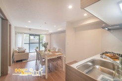 毎日の暮らしに欠かせないキッチンスペース。背面がリビングと隣接しているため圧迫感が少なく、開放的な雰囲気の中でお料理に集中できます！