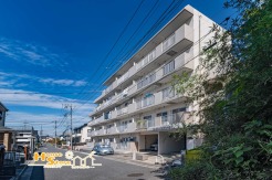 本日ご内覧いただけます。社用車による無料送迎サービスもあわせて実施しておりますので、お気軽にお問合せください！
