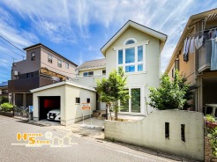 「趣味も、暮らしも、もっと自由に。」ガレージ付き戸建てで、憧れの新生活を始めませんか？クルマやバイク、DIY、アウトドアギアの収納もたっぷり！好きなことを思いきり楽しめる、そんな毎日がここにあります。