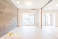 広々としたリビングはあたたかな日差しの降り注ぐ居心地の良い住空間に仕上がりました。いこいの場に相応しくご家族との会話も自然とはずむ仕様です。

