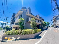 東川口駅徒歩５分（JR武蔵野線／埼玉高速線利用可）の好立地なマンションです。商業・生活施設が徒歩圏内に充実して利便性も良好です♪