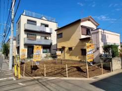 開放的な角地に面した建築条件無し売地です！更地お引渡しのため、解体費用不要で理想の住まいを建てられます♪