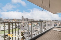 2部屋からアクセスできる続きバルコニーは、広さと開放感が魅力。通風・採光に優れ、洗濯物が多い日も効率よく乾かせます。