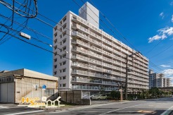 内覧をご希望の方は、事前にお問い合わせください。社用車による無料送迎サービスもご利用いただけますので、お気軽にご相談ください。
