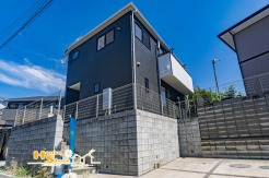 内覧をご希望の方は、事前にお問い合わせください。社用車による無料送迎サービスもご利用いただけますので、お気軽にご相談ください。
