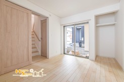 全居室は６帖以上の広さを確保し、家具やインテリアを自由にコーディネート可能。自分だけの居心地の良い空間を演出できるゆとりある住まいです。
