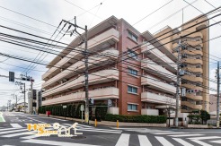 在宅ワークや自宅学習などライフスタイルの変化に伴い、間取りや住環境へのこだわりは欠かせません。一生に一度の買い物だからこそ、内覧はとても大切です。実際に住まいや周辺環境を肌で感じ、自分の生活をリアルにイメージしてみましょう。