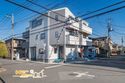 1号棟 本日ご内覧いただけます。社用車による無料送迎サービスもご用意しておりますので、どうぞお気軽にお問い合わせください。上質な住まいの魅力を、ぜひ現地でゆっくりとご体感ください。
