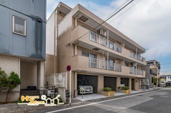 武蔵野線・埼玉高速鉄道の2路線が利用可能な「東川口」駅徒歩5分のアクセス良好な立地。ペット飼育可能なフルリフォームマンションで、快適な新生活をお送りいただけます。