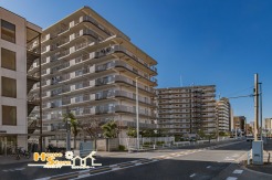 3路線利用可能な立地が、日常の行動範囲を広げてくれます。暮らしに必要な施設がそろい、新しい毎日が心地よく始まります。