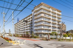 内覧をご希望の方は、事前にお問い合わせください。社用車による無料送迎サービスもご利用いただけますので、お気軽にご相談ください。
