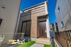 B号棟 本日ご内覧いただけます。社用車による無料送迎サービスもご用意しておりますので、どうぞお気軽にお問い合わせください。上質な住まいの魅力を、ぜひ現地でゆっくりとご体感ください。
