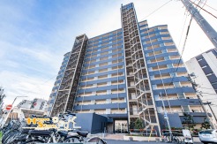 JR京浜東北線「西川口」駅徒歩2分の好立地。高層階・角部屋・ペット飼育可の好条件がそろったマンションです。