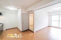 リビングは採光に優れており、ご家族やお子様とのひと時を大切にしたり、日常の１ページを彩る素敵な住空間です。
