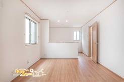 約14.6帖のゆったりとしたリビング空間は、家具を配置しても余裕を感じられる快適な住空間。ご家族でインテリアを楽しみながら、理想のくつろぎ空間を作り上げることができます。