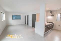 約17.5帖の広々としたLDK。ゆとりあるリビングでお子様ものびのび過ごせ、ご家族の団らんの時間が自然と増える空間です。