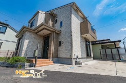 在宅ワークや自宅学習などライフスタイルの変化に伴い、間取りや住環境へのこだわりは欠かせません。一生に一度の買い物だからこそ、内覧はとても大切です。実際に住まいや周辺環境を肌で感じ、自分の生活をリアルにイメージしてみましょう。
