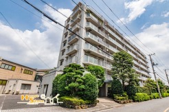 内覧をご希望の方は、お気軽にお問い合わせください。また、社用車によるご自宅や最寄り駅からの無料送迎サービスもご利用いただけます。初めてのマイホーム探しも、しっかりとサポートいたします。