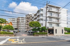2路線利用可能！東武伊勢崎線「新越谷」駅・JR武蔵野線「南越谷」駅まで徒歩15分。スーパーや学校、商業施設が揃い、毎日の暮らしを快適にサポートします。