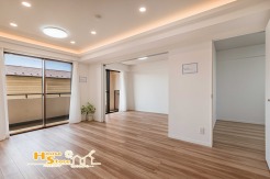 東向きの大きな窓からやわらかな陽光と爽やかな風が差し込む心地よい住空間。明るく開放的な環境で、快適な毎日をお過ごしいただけます。