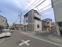 足立区本木南町