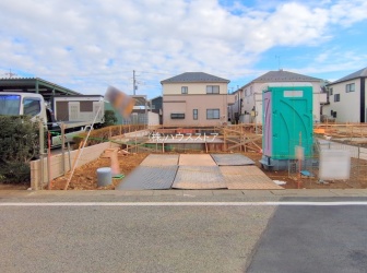 越谷市花田4丁目12番　A号棟