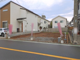 越谷市大里700番　A号棟