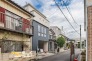 周辺は交通量の少ない閑静な住宅街なので小さなお子様のいるご家庭でも安心です。商業施設や教育施設も徒歩圏内で生活利便性良好♪
