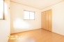 お部屋は採光と通風が考えられた居心地のいい空間設計♪全居室収納付きのためスッキリとしたレイアウトを考えることができます♪

