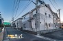周辺は交通量の少ない閑静な住宅街なので小さなお子様のいるご家庭でも安心です。商業施設や教育施設も徒歩圏内で生活利便性良好♪
