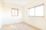 リモートワークやお子様のお部屋などライフスタイルに合わせて様々な用途にご活用いただける居室。自由にカスタマイズすることで、自分だけのプライベート空間にすることができます♪
