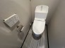 毎日使いやすい便利な仕様の温水洗浄トイレは、清掃がしやすくいつも清潔な空間に保てます♪
