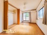 バルコニーへ直接行き来できる洋室は採光と通風に優れた居心地のいい空間に。新生活を鮮やかに彩り、風と光を感じられる毎日を実現します。
