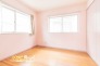 お部屋は採光と通風が考えられた居心地のいい空間設計♪全居室収納付きのためスッキリとしたレイアウトを考えることができます♪

