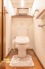 清潔感あふれる温水便座トイレはお手入れしやすくいつでも快適に使用できます。