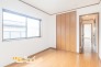 お部屋は採光と通風が考えられた居心地のいい空間設計。全居室収納付きのためスッキリとしたレイアウトを考えることができます。
