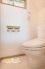 毎日使いやすい便利な仕様の温水洗浄トイレは、清掃がしやすくいつも清潔な空間に保てます♪（写真はリフォーム前の内装です）