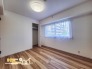 窓付きのお部屋で自然光も入る風通しの良い快適な空間です♪
