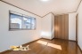 日当たり良好なお部屋は、寝室や書斎、子供部屋など、様々な用途で快適にお使いいただけます。全居室収納充実で、衣類やお荷物もまとめられ、スペースを有効に活用できます。