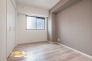 お部屋は採光と通風が考えられた居心地のいい空間設計。全居室収納付きのためスッキリとしたレイアウトを考えることができます。
