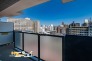 南東向きのバルコニーには、高層階ならではの光と風が穏やかに広がります。空へと抜けるような開放感が、日常にやさしい余白を与えてくれる空間です。