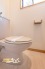 ゆとりある広さを確保したトイレは、圧迫感を感じにくく、日々の使用も快適。落ち着いた空間でリラックスしてお使いいただけます。