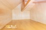季節物や使用頻度の低いお荷物の収納に便利な屋根裏収納を完備。居住空間を圧迫することなく収納力を確保できるためお部屋をスッキリとお使いいただけます。