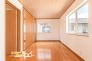 約14条のゆとりある洋室は、自分らしい過ごし方が叶う贅沢な空間。家具の配置にゆとりが生まれ、開放感あふれる暮らしをお楽しみいただけます。