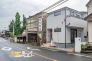 約8.5ｍの前面道路に接道した開放感のある住まい。見通しの良い道路環境が快適な暮らしを演出します。