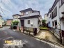 都内へのアクセスも良好な『浦和』駅利用可能で、通勤・通学にも便利な立地。敷地内にはカースペース1台分を確保しており、お車をお持ちの方にも嬉しい住まいです。