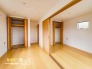 扉の開け閉めでお部屋の広さが変更できるタイプです。ご家族の成長に合わせて２部屋としてご利用いただけます。